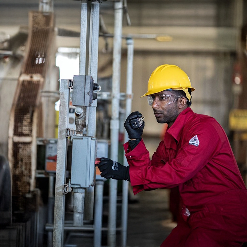 Giải pháp bộ đàm cho nhà máy dầu và khí