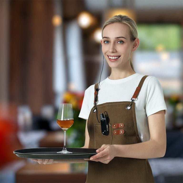 Kỹ năng dùng máy bộ đàm cho nhà hàng khách sạn nên biết