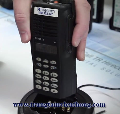 Lưu ý sạc pin máy bộ đàm đúng cách